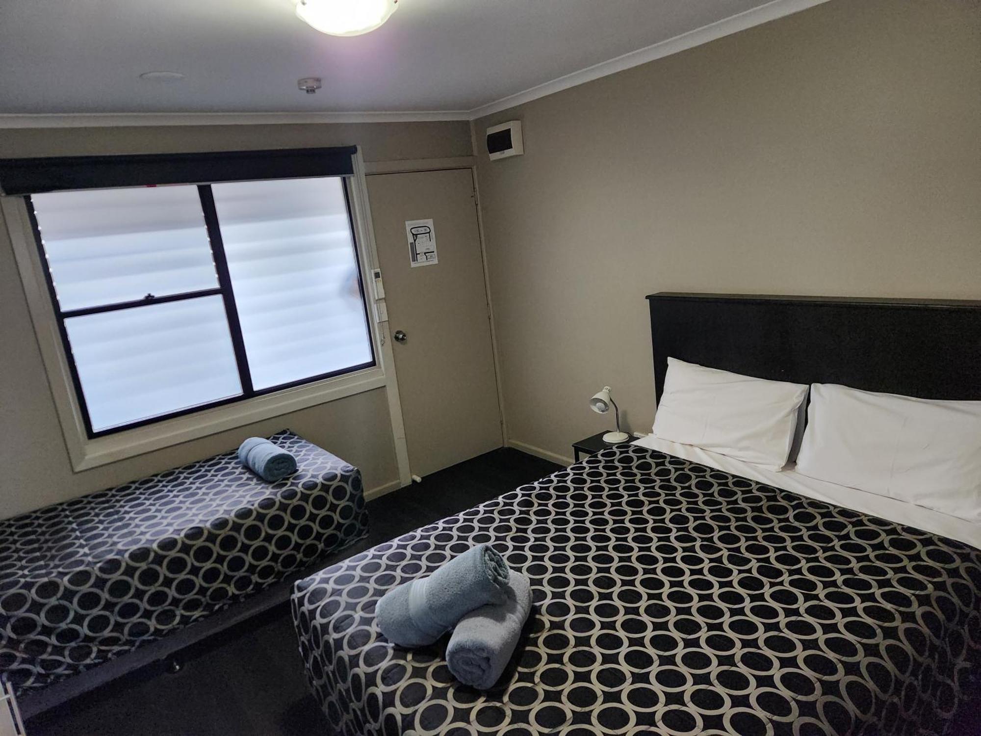 Narrabri Motel And Caravan Park Ngoại thất bức ảnh