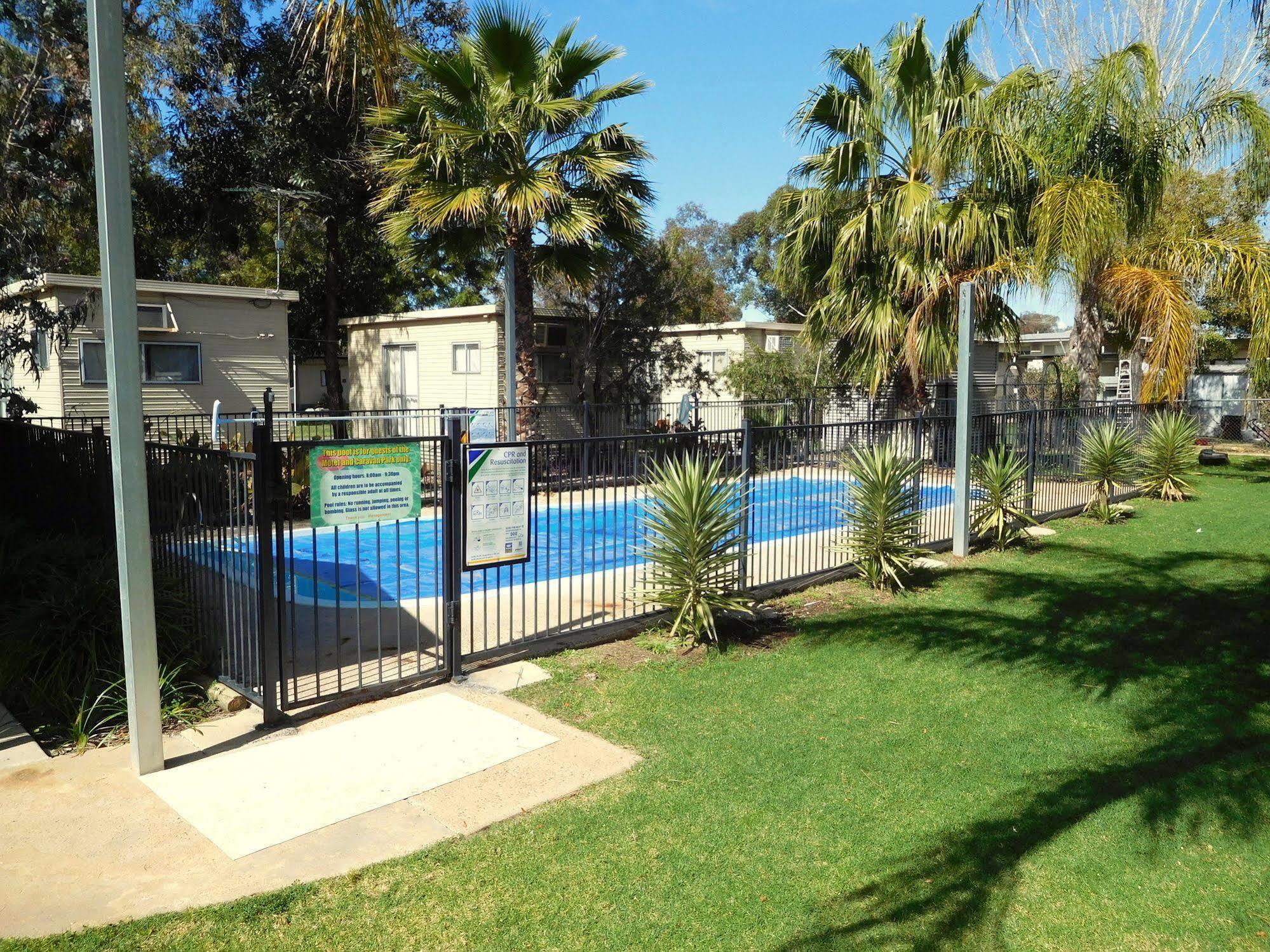 Narrabri Motel And Caravan Park Ngoại thất bức ảnh