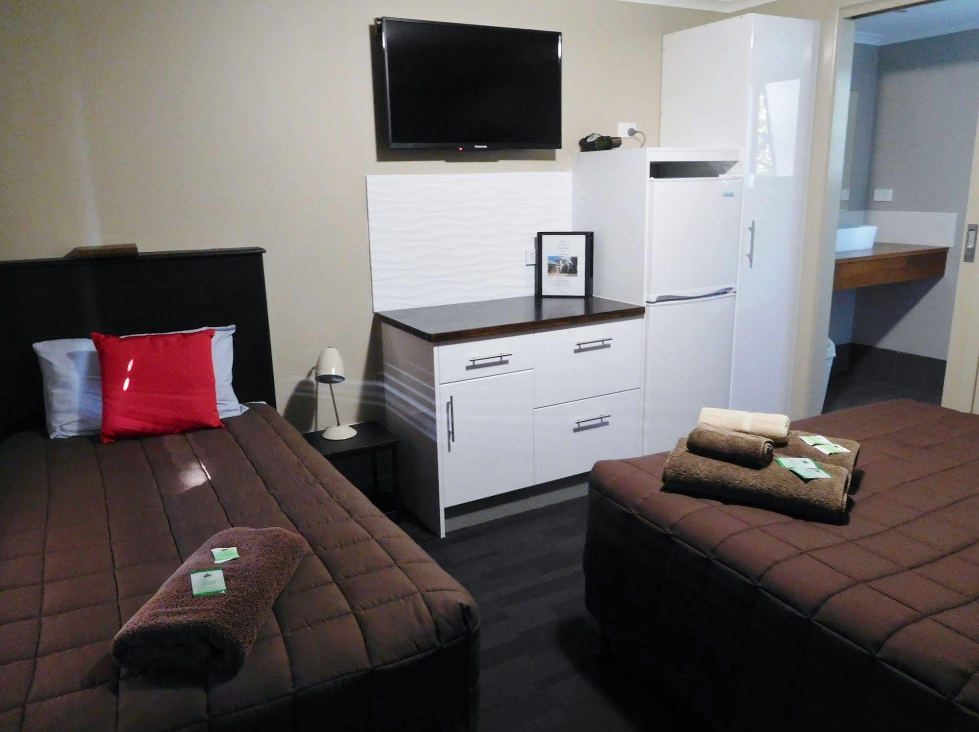 Narrabri Motel And Caravan Park Ngoại thất bức ảnh