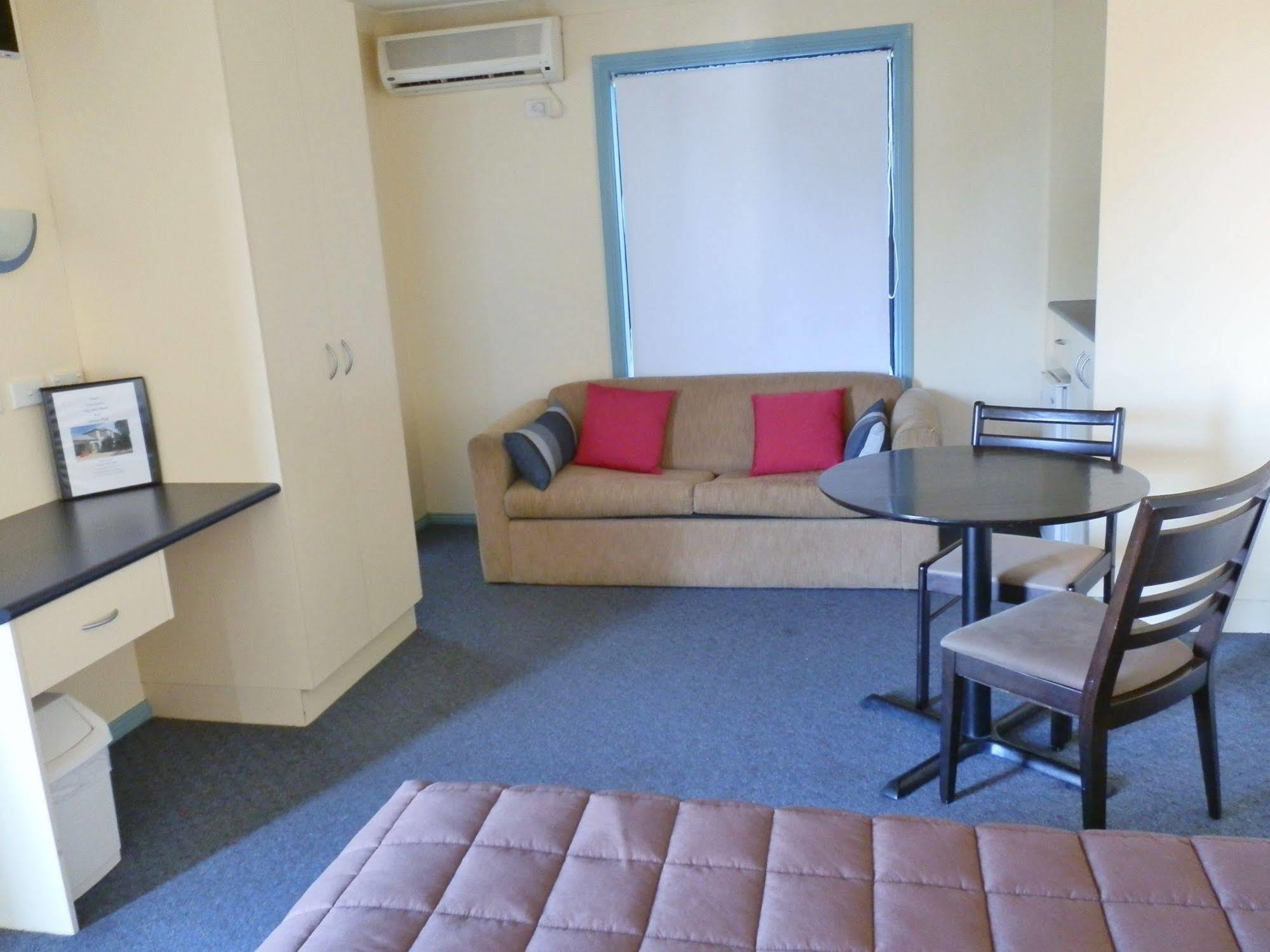 Narrabri Motel And Caravan Park Ngoại thất bức ảnh