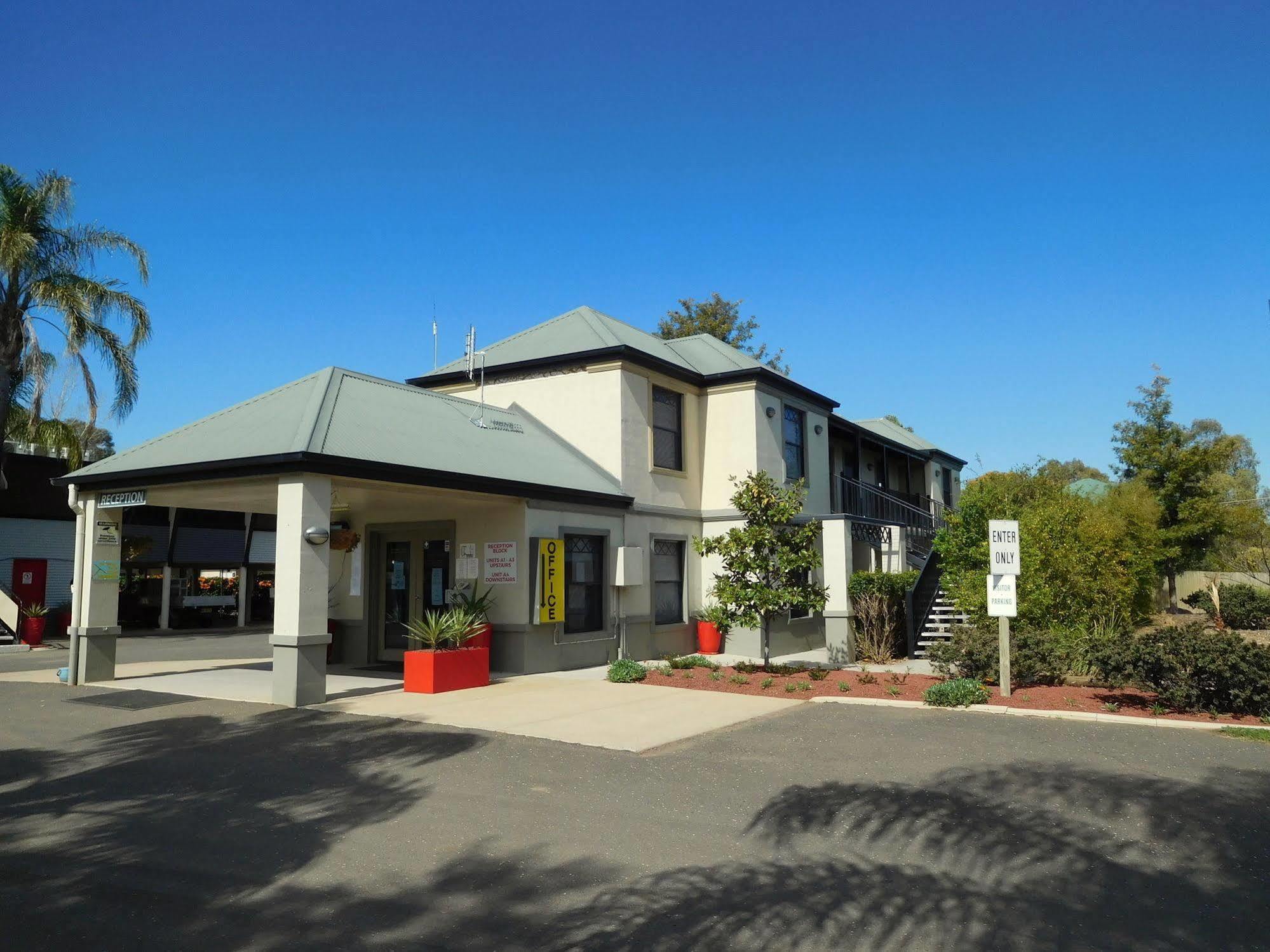 Narrabri Motel And Caravan Park Ngoại thất bức ảnh