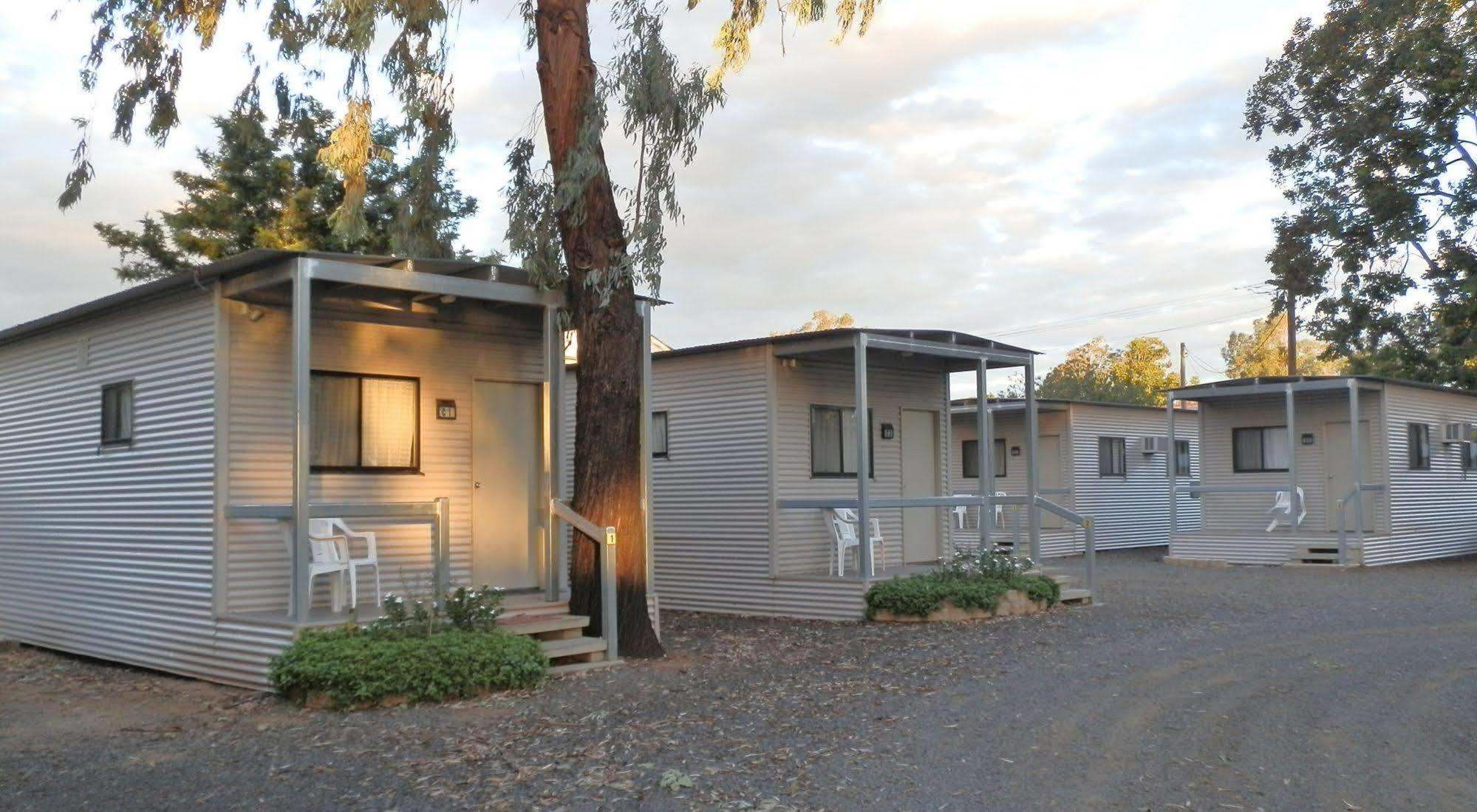 Narrabri Motel And Caravan Park Ngoại thất bức ảnh
