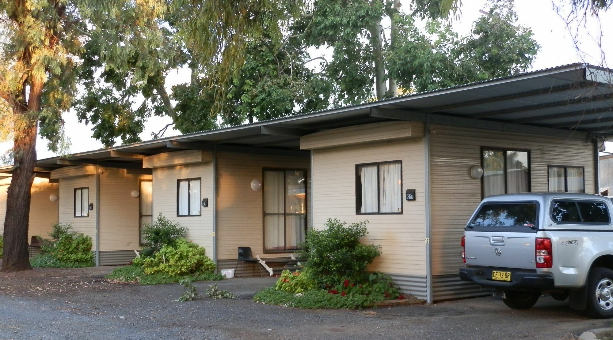Narrabri Motel And Caravan Park Ngoại thất bức ảnh